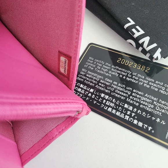 Chanel Pink Quilted Wallet-on-chain - Picture 12 of 13